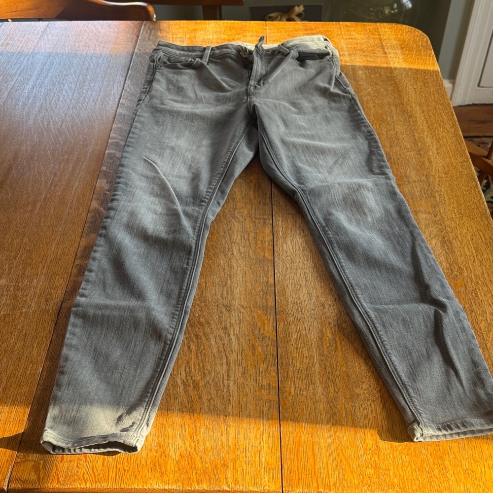 Old Navy Women’s Gray Skinny Jeans